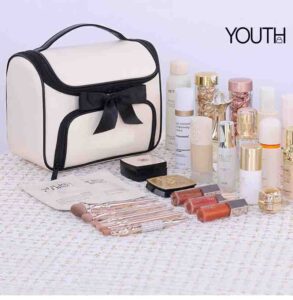This is a positve view photo for a make up bag organizer style#y0181