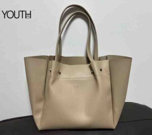 This is a positive view photo for a beige tote bags style#yt0094