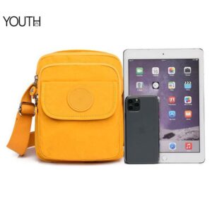 this is a comparing photo with iphone and ipad for a men's crossbody bag style#yt0115