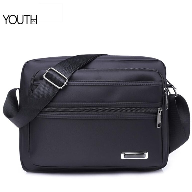 This is a main photo for a black zipper men crossbody bag style#yt0118