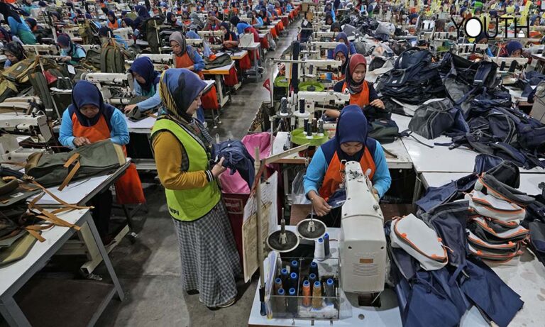 This is a feature photo for a indonesia workers in factory