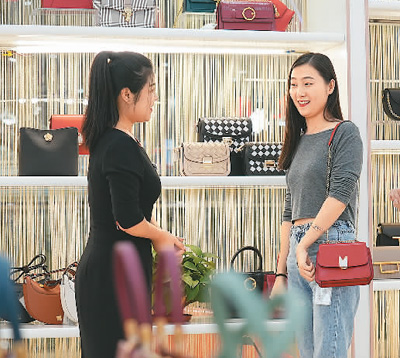 This is a photo about women's bag show for Guangdong shilin leather bag market